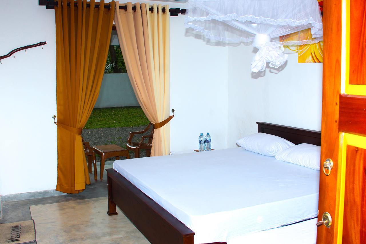 Villa Palm Breeze Polhena Ngoại thất bức ảnh