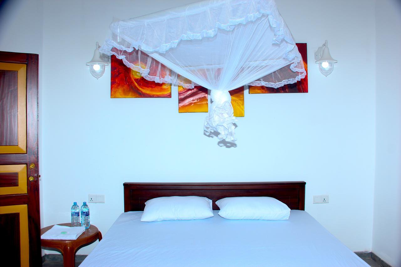 Villa Palm Breeze Polhena Ngoại thất bức ảnh